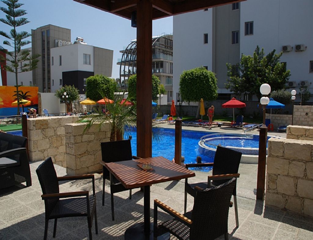 The Caravel Hotel Limassol Exterior photo